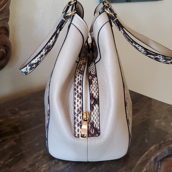 Like NEW Coach Exotic Signature Kristy Bsg - Picture 6 of 13